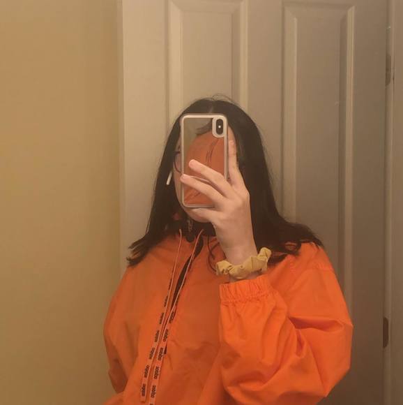 Meet your Posher, Aislin - Picture 1 of 1